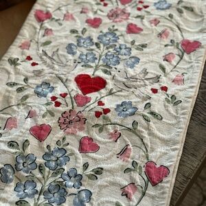 Brand NWT Lillian August French Farmhouse Floral Heart Table Runner 14” by 72”